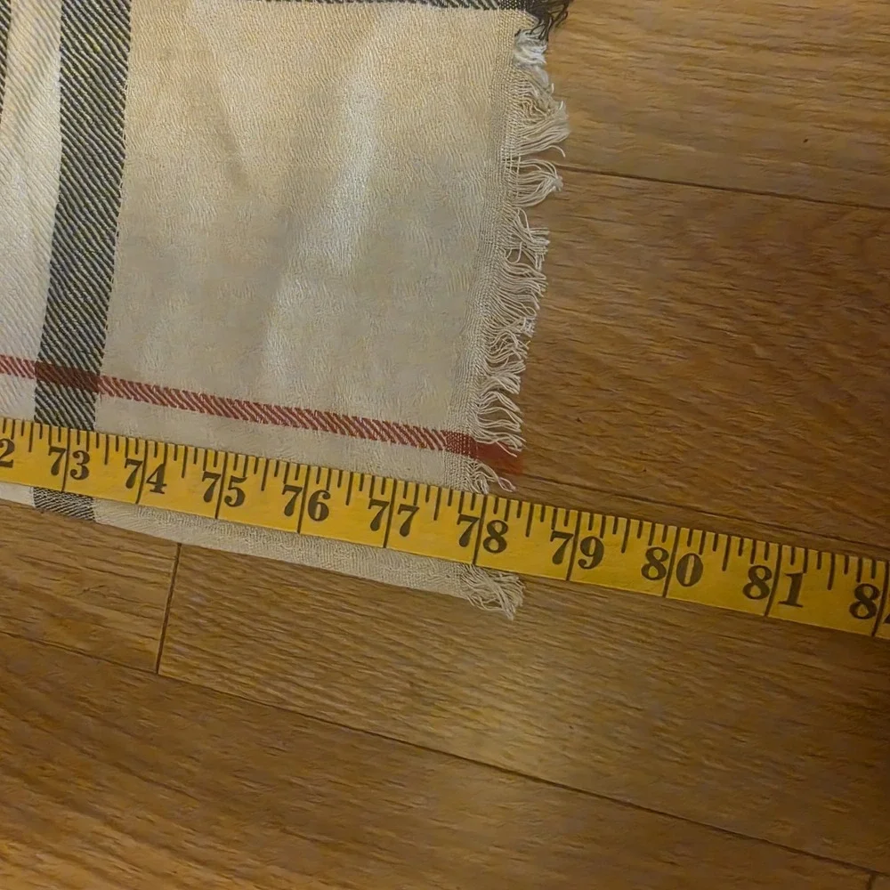 Burberry Nova Check Oversized Wool Silk Scarf Shawl 80% Wool 20% Silk Italy